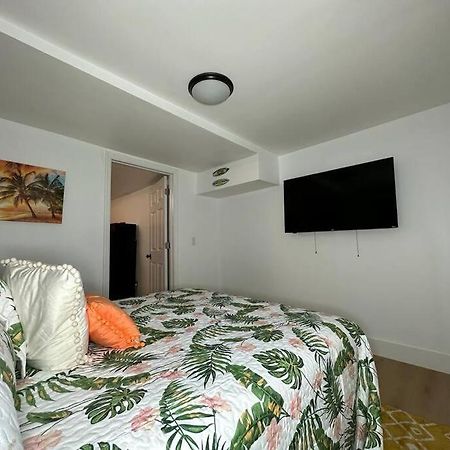 Sleeps 3, Casa Tropical In Miamiアパートメント エクステリア 写真