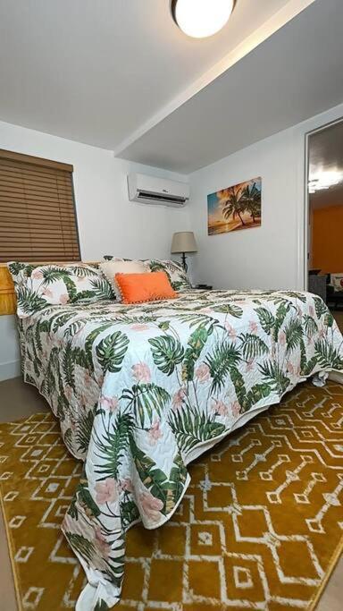 Sleeps 3, Casa Tropical In Miamiアパートメント エクステリア 写真