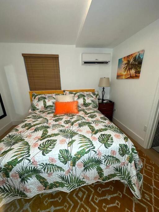 Sleeps 3, Casa Tropical In Miamiアパートメント エクステリア 写真