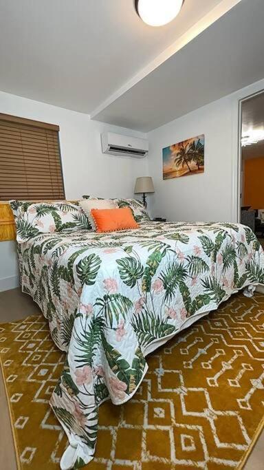 Sleeps 3, Casa Tropical In Miamiアパートメント エクステリア 写真