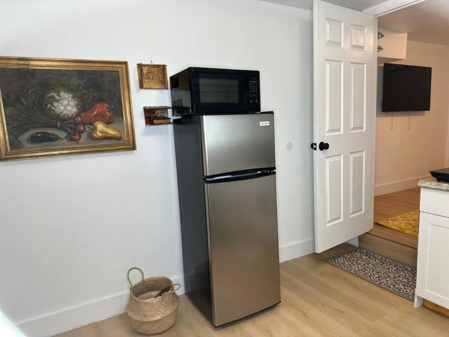 Sleeps 3, Casa Tropical In Miamiアパートメント エクステリア 写真
